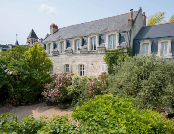 Façade sud hôtel Diderot Chinon