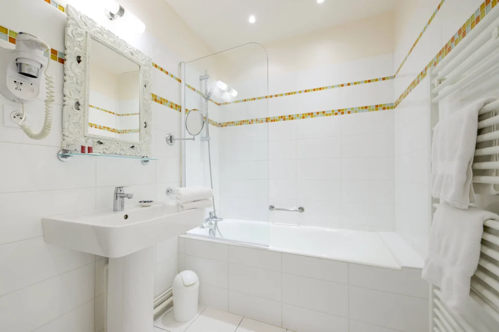 Salle de bains hôtel Diderot Chinon