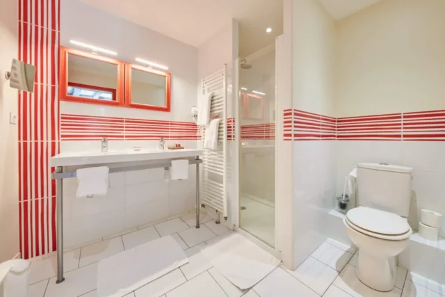 Salle de bains hôtel Diderot Chinon