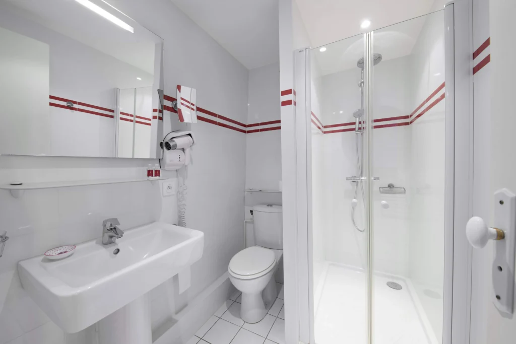 Salle de bains hôtel Diderot Chinon